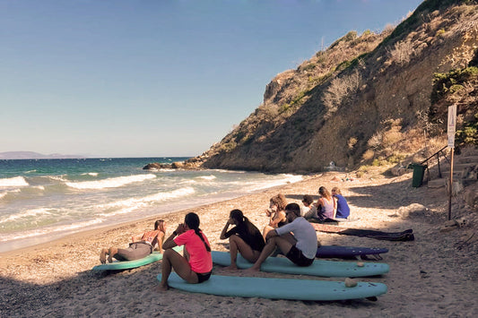 Surf Etiquette: 8 Rules Every Beginner Should Know 🌊